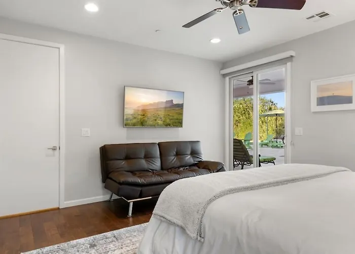 The Emerald Oasis * Scottsdale